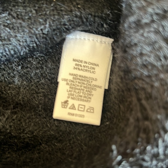 Cece Short Sleeve Mock Neck Soft Black Sweater Large NWT - Picture 4 of 4